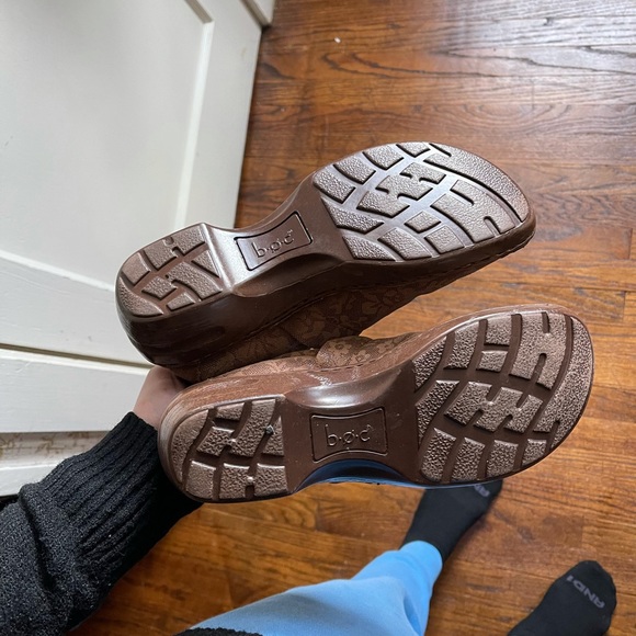 shoes - Picture 3 of 4